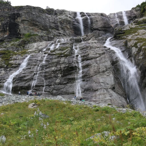 Весь Кавказ за 4 дня в мини-группе: Архыз, Домбай, Эльбрус и окрестности Кисловодска