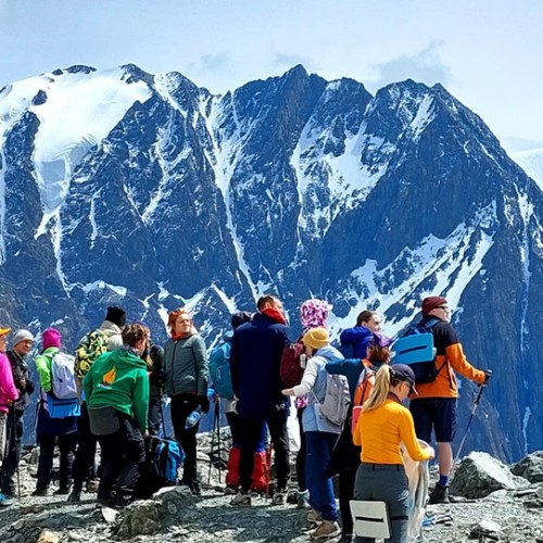 К ледникам: треккинг налегке в ущелье Актру с проживанием на турбазе