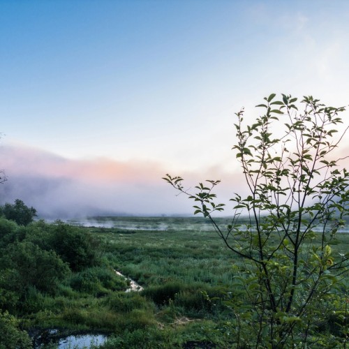 На катамаранах по Юрюзани: сплав «всё включено» с баней и проживанием в домиках