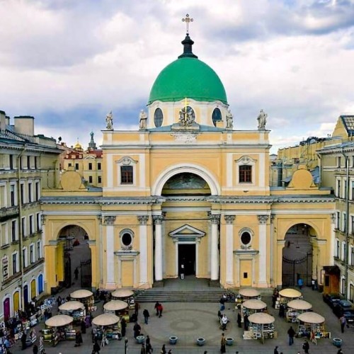 Тайными тропами по центру Петербурга