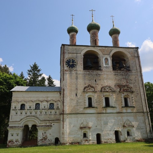 Борисоглебский монастырь и Троице-Сергиев Варницкий монастырь (на вашем авто)