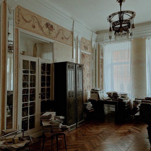 Дома и женские истории Петербурга