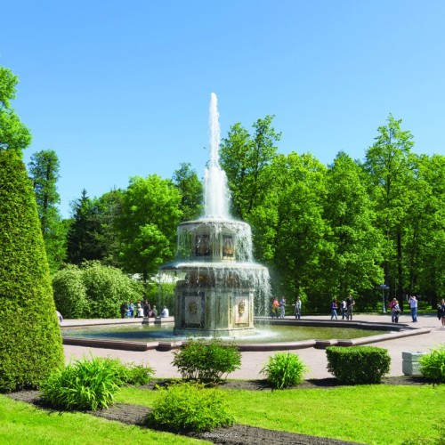 Автобусная экскурсия в Петергоф: Большой дворец, Малый дворец и фонтаны