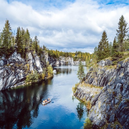 Выдыхай: перезагрузка с йога-практиками и арт-терапией в идиллических пейзажах Карелии