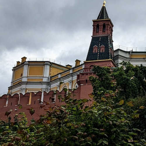 Истории и загадки каменных стражей Кремля