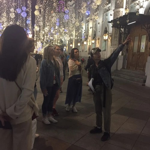 Москва: от уличных калачей до палат Романовых