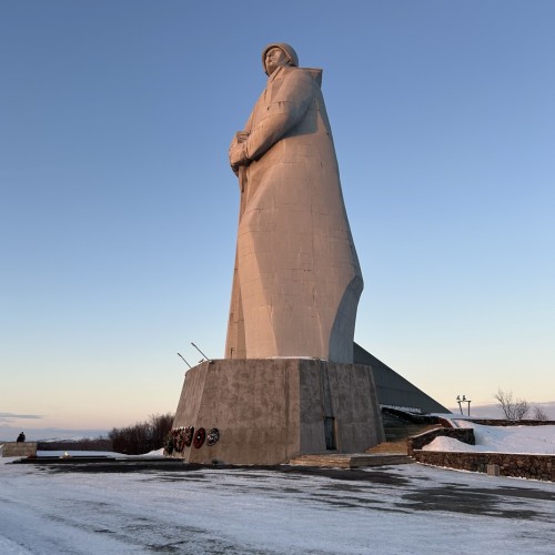 Экспресс-путешествие в Арктику: Мурманск, Териберка и Кировск, северное сияние и милые олени
