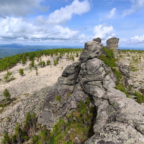 Индивидуальный поход на Кутурчинское Белогорье: причудливые скалы и кедровая тайга (всё включено)