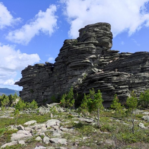 Индивидуальный поход на Кутурчинское Белогорье: причудливые скалы и кедровая тайга (всё включено)
