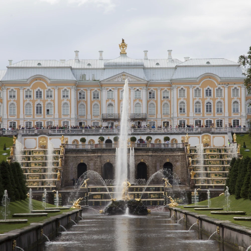 Семейная прогулка по Петергофу с иммерсивным аудиогидом