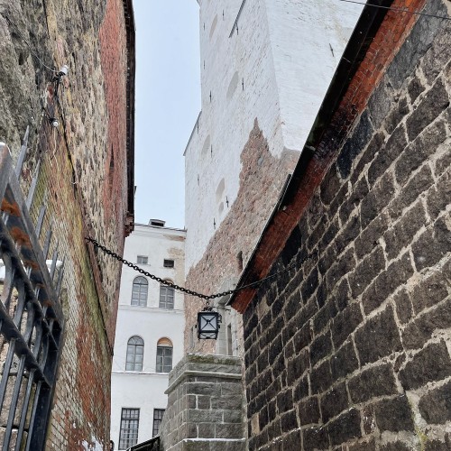 В старинный Выборг — на комфортабельном авто из Петербурга