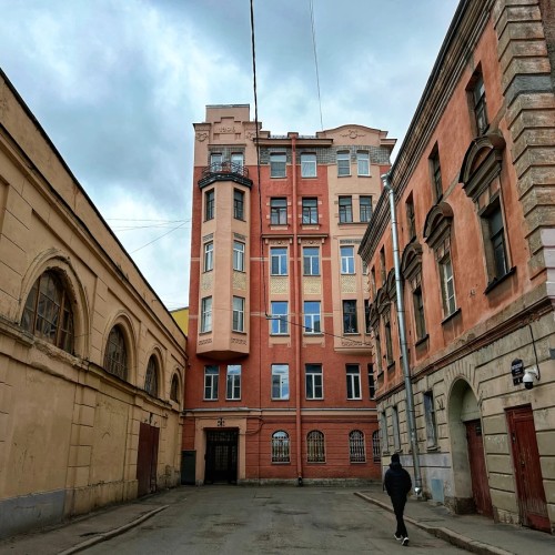 По Литейной части Петербурга — с фланёром