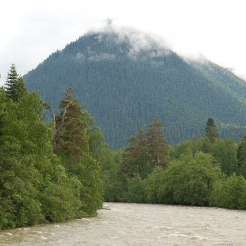 Треккинг-тур в Архыз с комфортом: прогулки в горах налегке с проживанием в гостевом доме