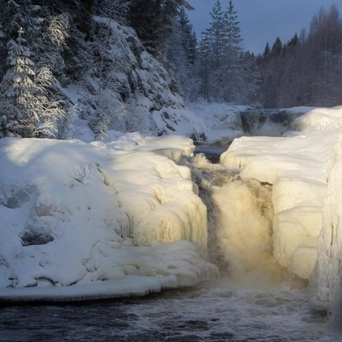 Карелия в белом наряде: зимняя сказка в Петрозаводске, Приладожье и парке «Рускеала»