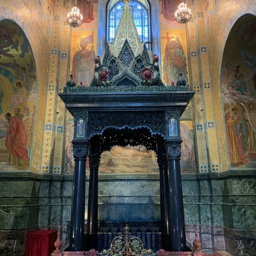 Вечная живопись: мозаика в храмах и на фасадах Петербурга