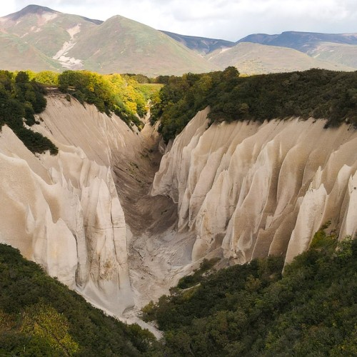 Увидеть душу Камчатки: джип-тур по неизведанным местам с круизом по Курильскому озеру (всё включено)