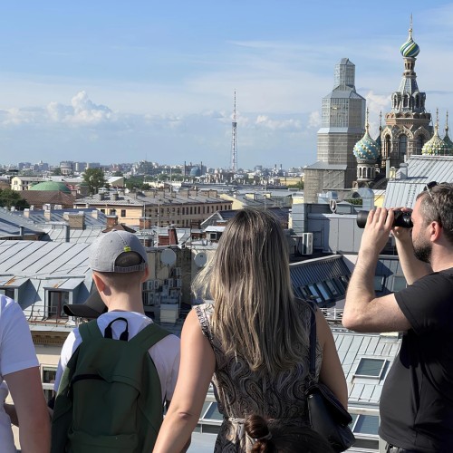 Контрасты Питера: дворы, парадные + видовая крыша