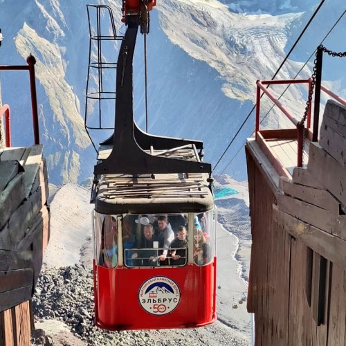 Нетипичное Приэльбрусье: треккинг налегке к 4 высокогорным озёрам с проживанием в гостинице