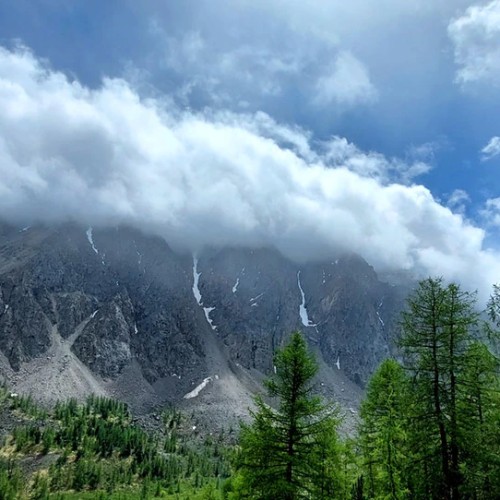 К ледникам: треккинг налегке в ущелье Актру с проживанием на турбазе