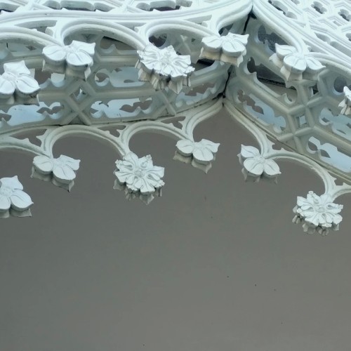 Готика в Петергофе: парк «Александрия»