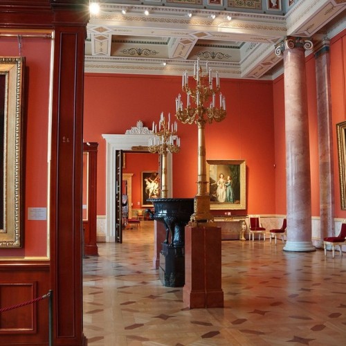 Картинная галерея Эрмитажа для детей и взрослых