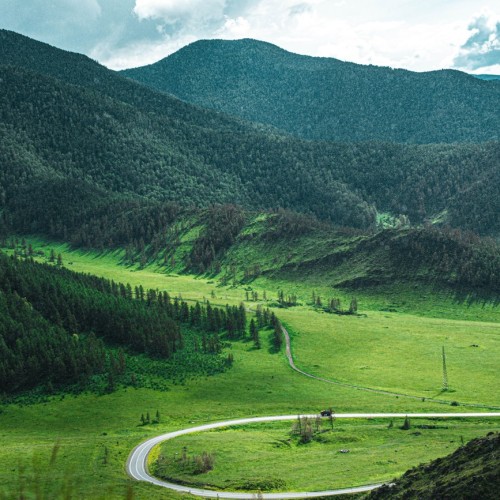 Активно и без палаток на Алтае: моторафтинг, треккинг и вечера под звёздами