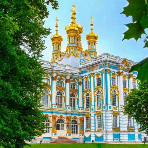 Из Петербурга в Пушкин — в Екатерининский и Александровский дворцы