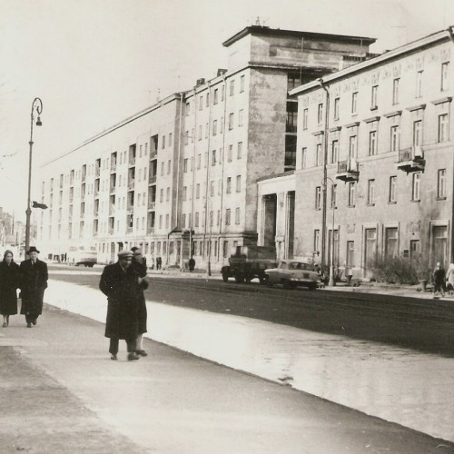 Удельная и барахолка, или Когда спальный район таит шедевры