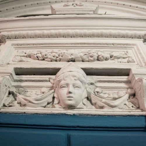 Питерский лайфстайл: по старинным парадным и дворам-колодцам доходных домов