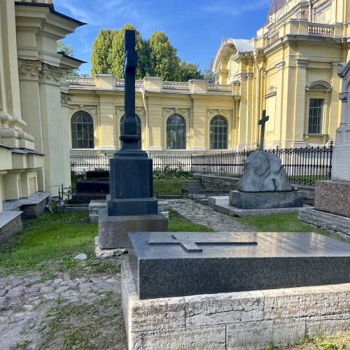 Петропавловская крепость: собор, тюрьма и старинные стены