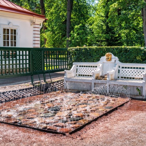 Автобусная экскурсия в Петергоф: Большой дворец, Малый дворец и фонтаны