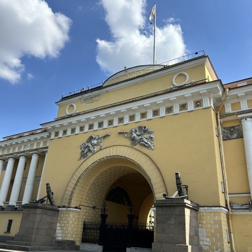 Прогулка по набережным Петербурга