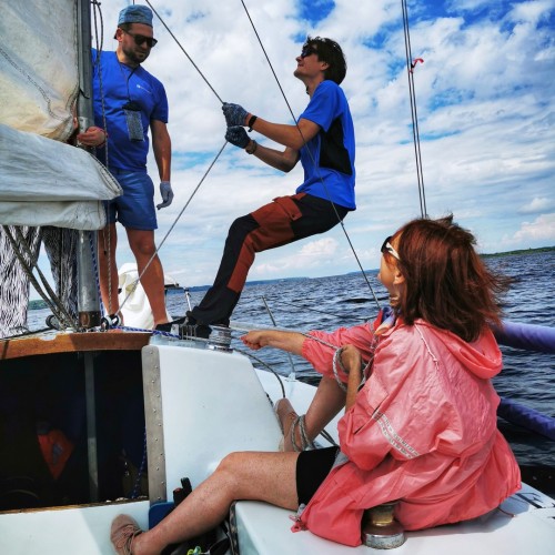 Выходные под парусами на Рыбинском море с проживанием в палатке: всё включено