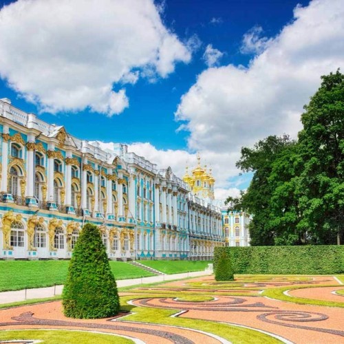 Из Петербурга в Пушкин — в Екатерининский и Александровский дворцы