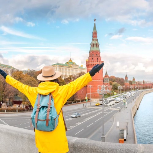 Семейное путешествие в Москву: прогулка с фонарщиком, детективная экскурсия и «Мосфильм»