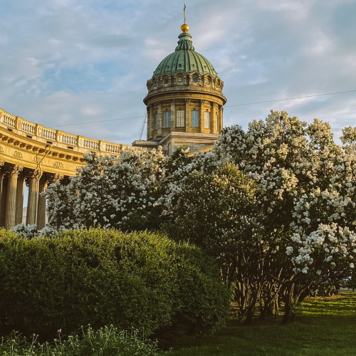 Аудиоэкскурсия без гида по Казанскому собору: тайны храма-победителя и посмертной коронации