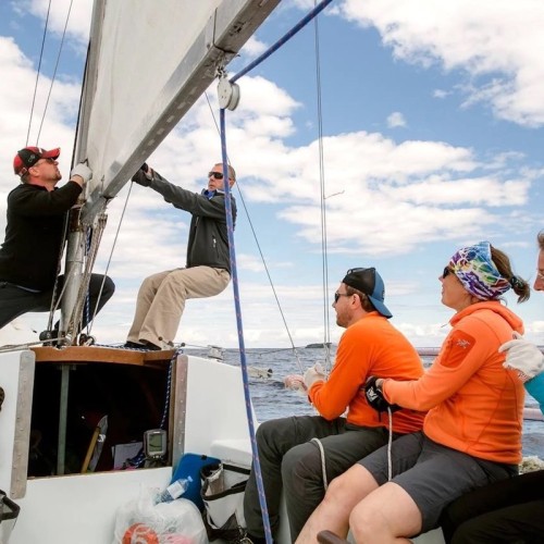 Выходные под парусами на Рыбинском море с проживанием в палатке: всё включено