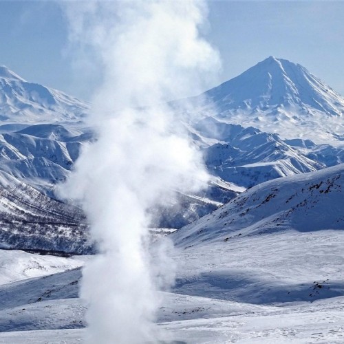 В мини-группе на Камчатку всей семьёй: вулканы, термальные источники и погружение в быт