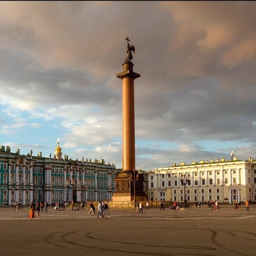 В главной роли — Петербург!