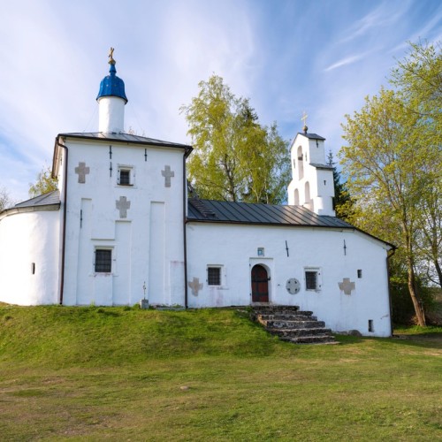 Туда, где оживает история: Псков, Пушкинские Горы, Печоры и Изборск