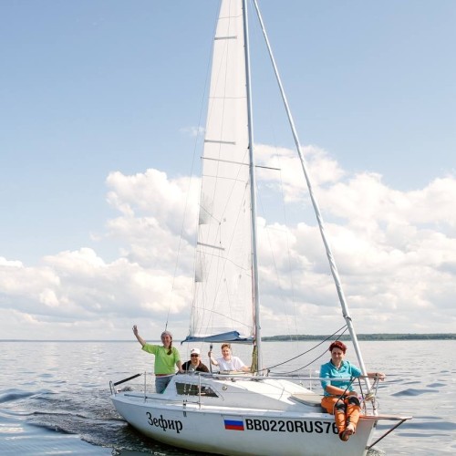 Выходные под парусами на Рыбинском море с проживанием в палатке: всё включено