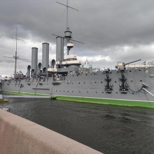 Обзорная экскурсия по Петербургу с посещением крейсера «Аврора» (билеты включены)