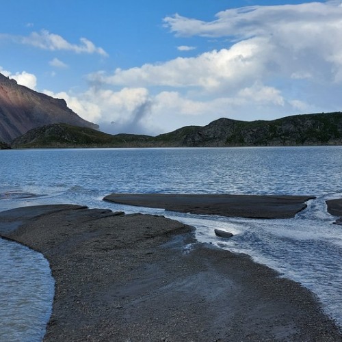 Нетипичное Приэльбрусье: треккинг налегке к 4 высокогорным озёрам с проживанием в гостинице