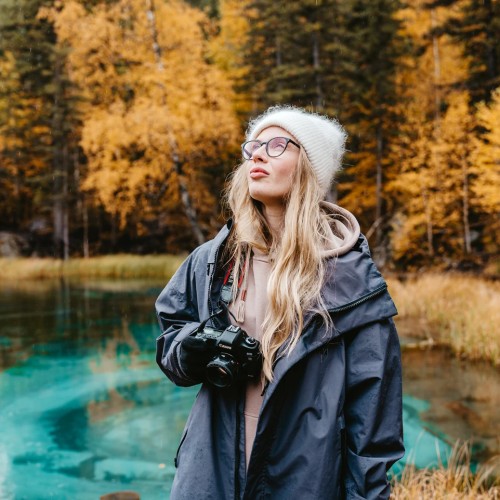 Тур на Алтай с фотографом: эстетичные кадры, съёмки с реквизитом, глэмпинги и топовые места