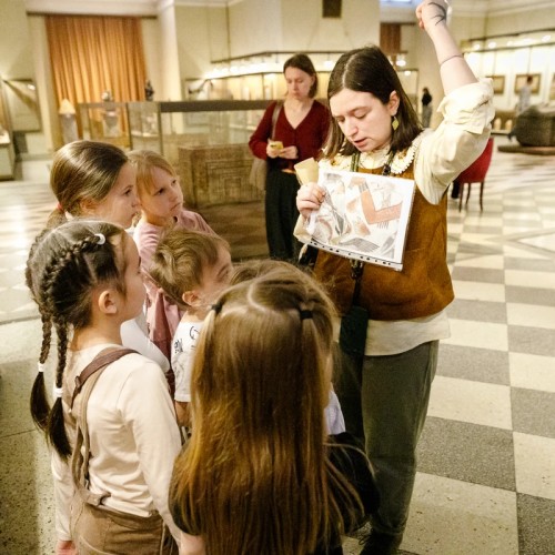 В Египетский зал Эрмитажа с энтомологом