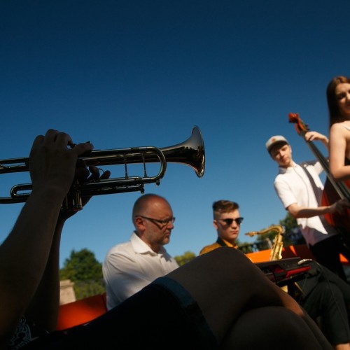 Плыви со звуком! Музыкальный рейс по каналам Петербурга