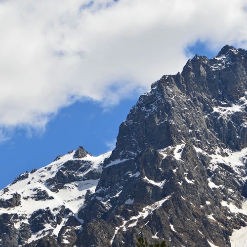 Треккинг в Цейском ущелье налегке с проживанием в гостинице (всё включено)