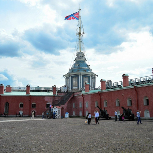Семейная прогулка по Петропавловской крепости c иммерсивным аудиогидом