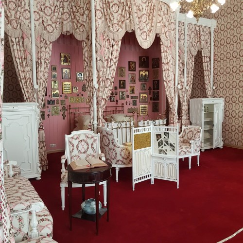 В Пушкин — по дворцам!