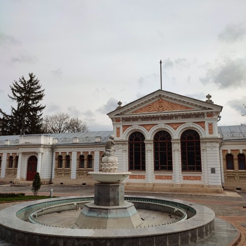 Трансфер из аэропорта в Кисловодск + экскурсия по Ессентукам и Железноводску